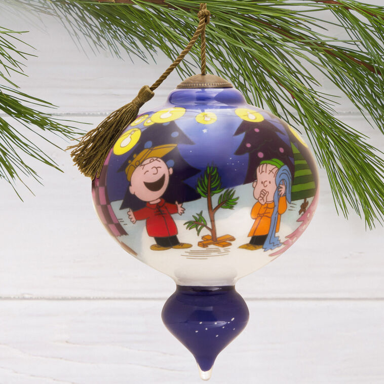  Peanuts® Ne'Qwa Art® A Charlie Brown Christmas Hand-Painted Glass Hallmark Ornament