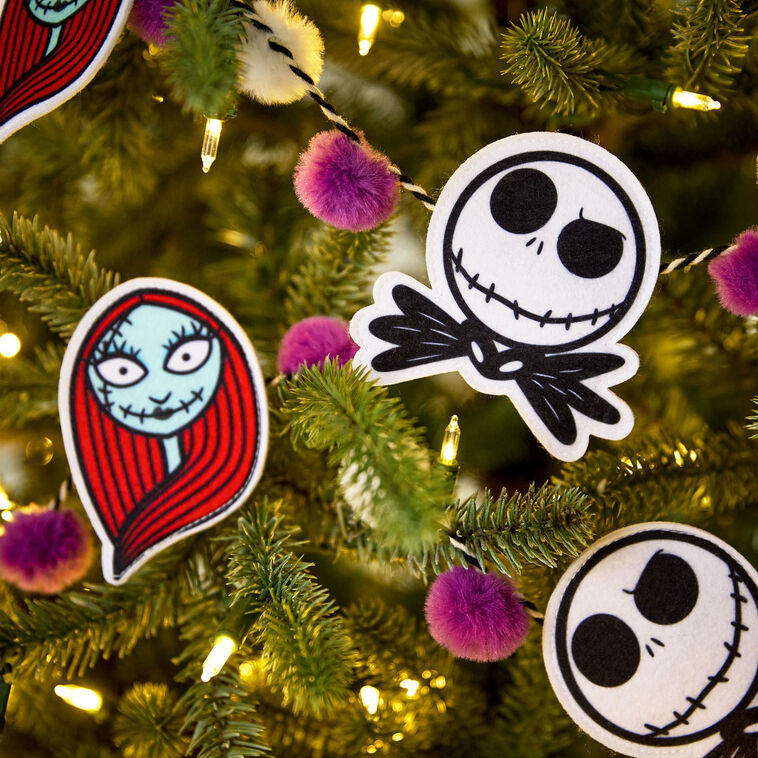  Disney Tim Burton's The Nightmare Before Christmas Fabric Hallmark Garland, 72"