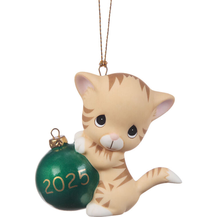  Precious Moments Purr-fectly Festive 2025 Cat Ornament, 2.5"