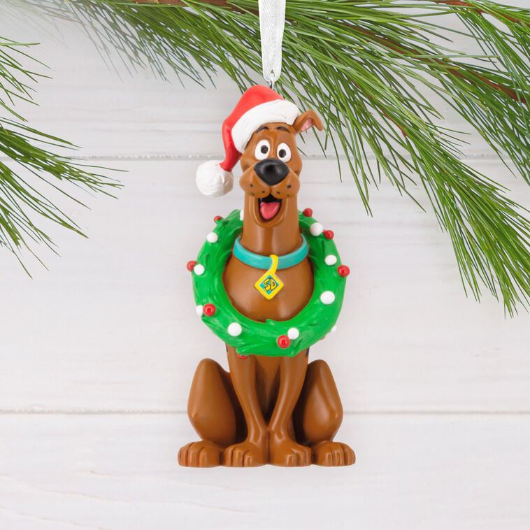  Scooby-Doo™ With Wreath Hallmark Ornament